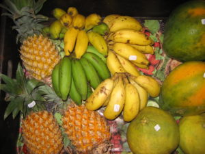 mini bananas & pineapples in Tahiti